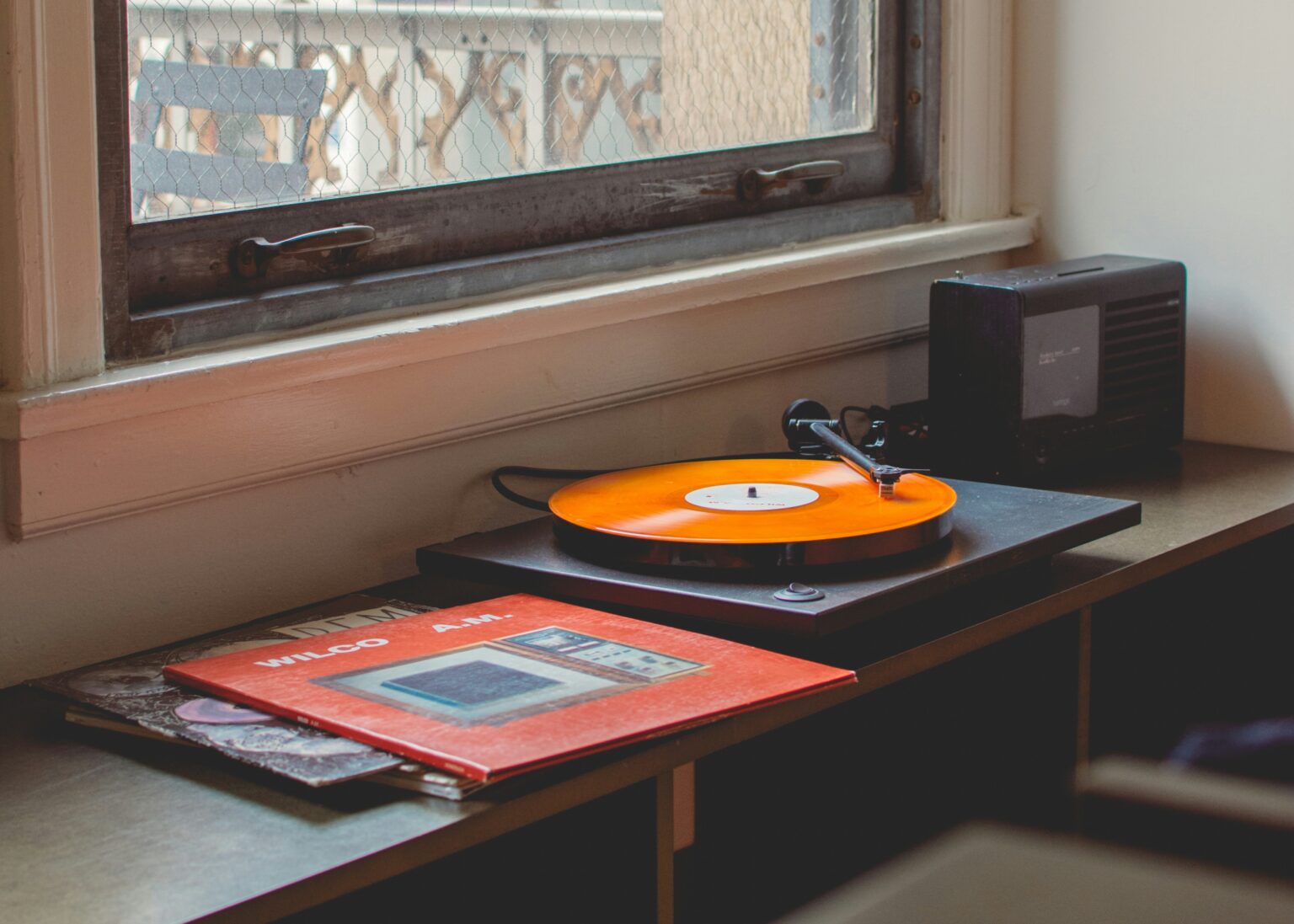 Creating a Vinyl Listening Room: Design Tips for Audiophiles