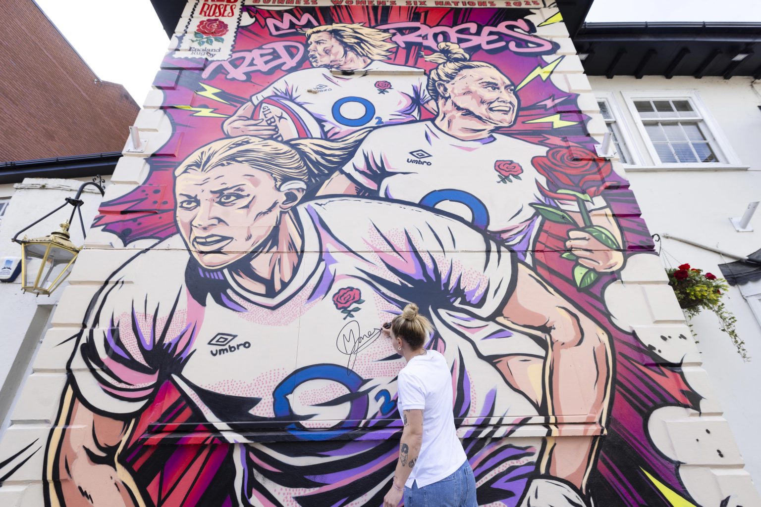 Mural Honours Red Roses as Twickenham Pub Becomes Fan Hub